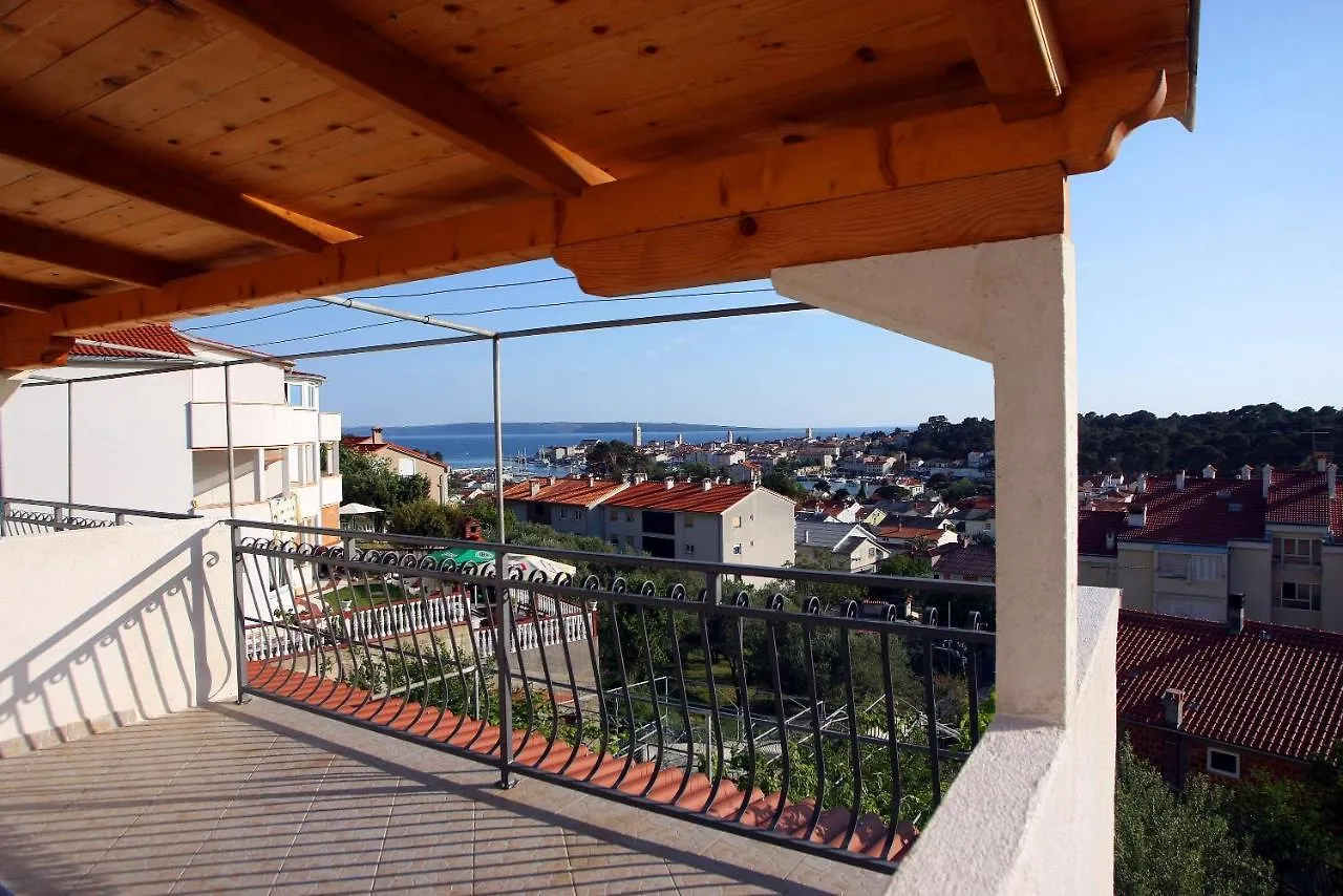 Studio Palit 3195F Apartment